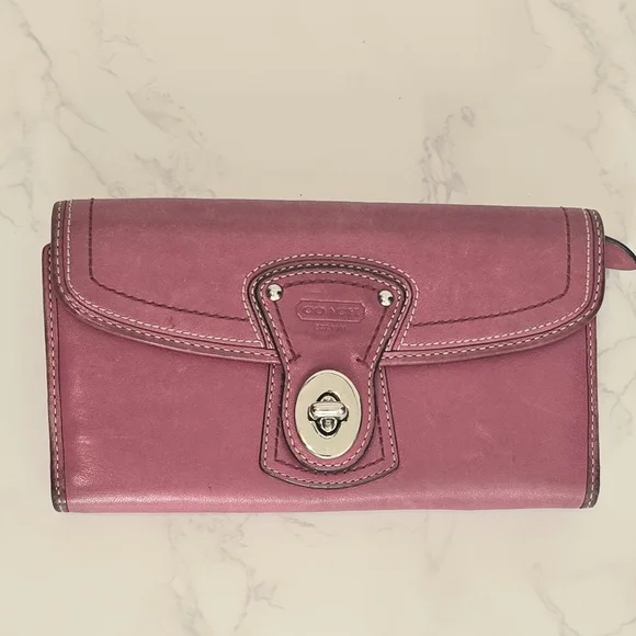 Coach Vintage GiGi Pink Wallet - Picture 1 of 7
